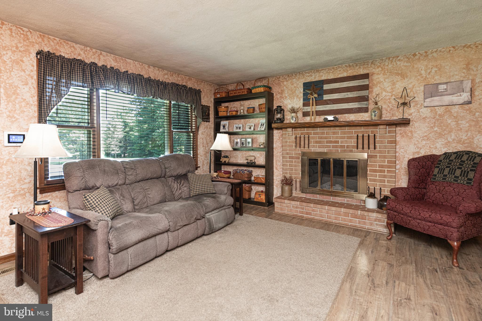 85 Country Lane Pottstown, PA 19465 - Photo 3 of 23