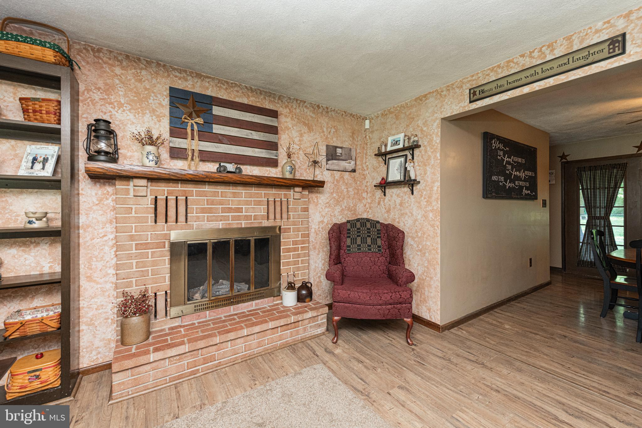 85 Country Lane Pottstown, PA 19465 - Photo 4 of 23