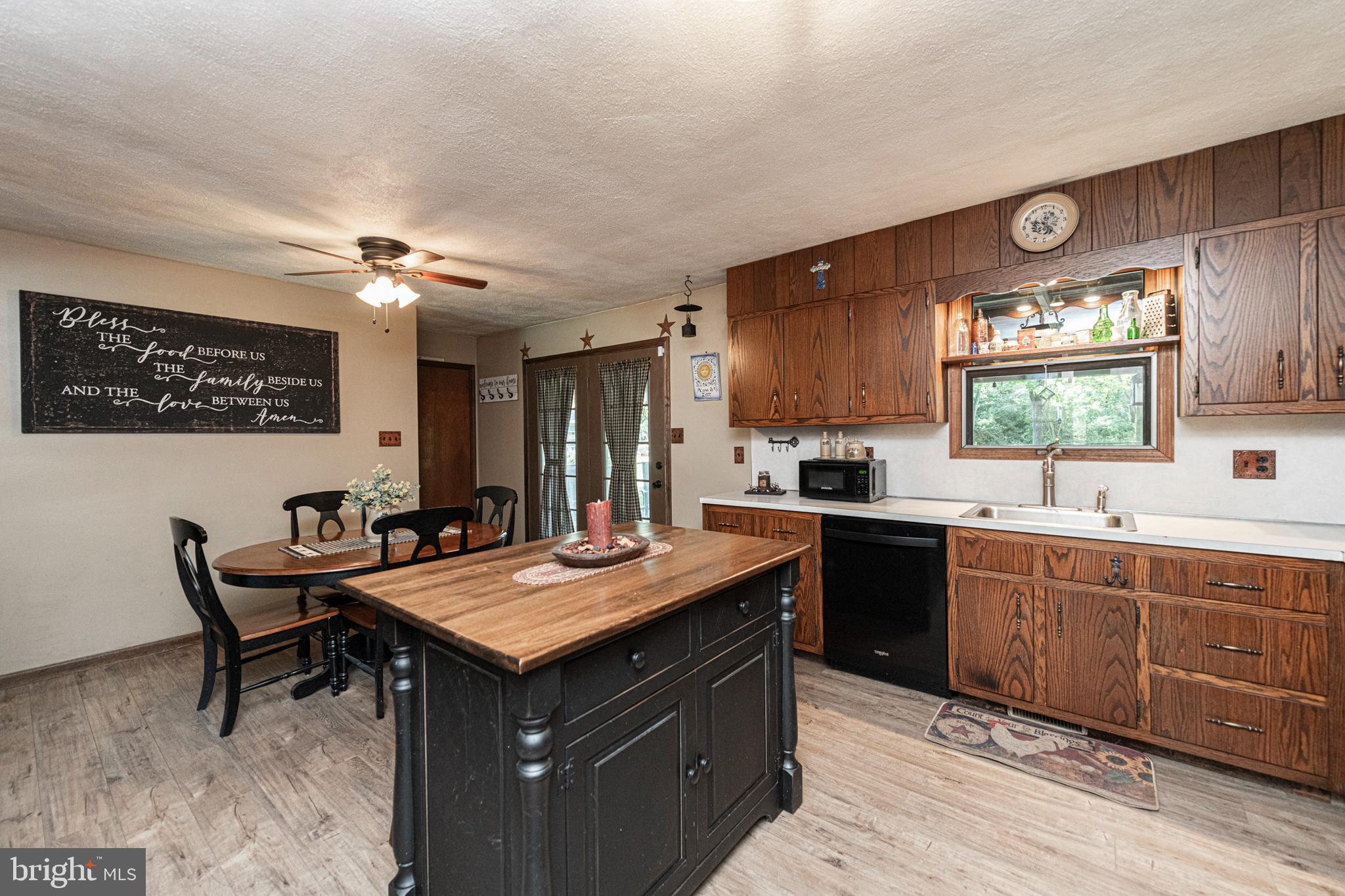 85 Country Lane Pottstown, PA 19465 - Photo 6 of 23