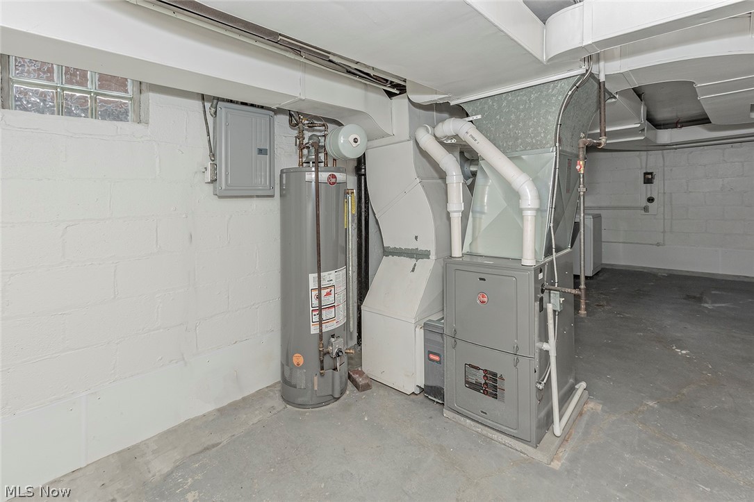 3781 Hillbrook Road Cleveland, OH 44118 - Photo 32 of 35 Gallery Image 32