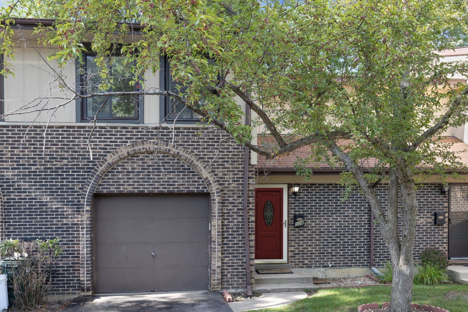 308 East Rimini Court Palatine, IL 60067 - Photo 1 of 16