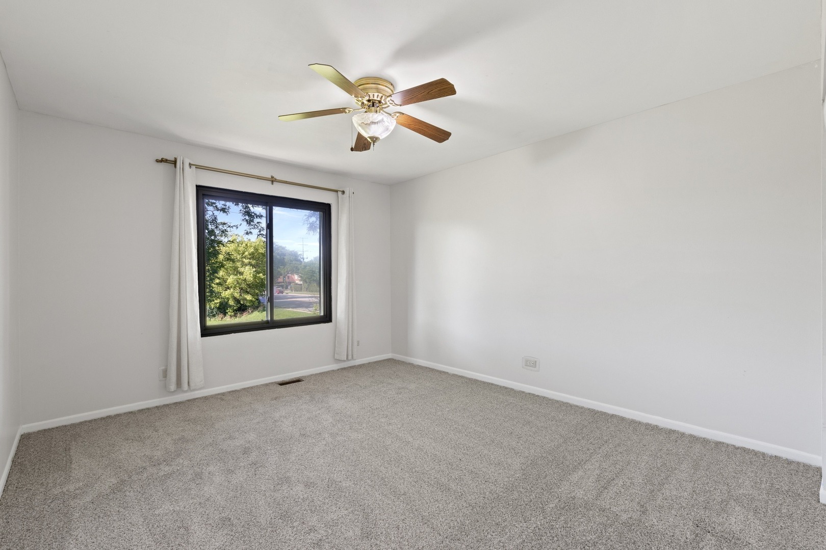308 East Rimini Court Palatine, IL 60067 - Photo 10 of 16