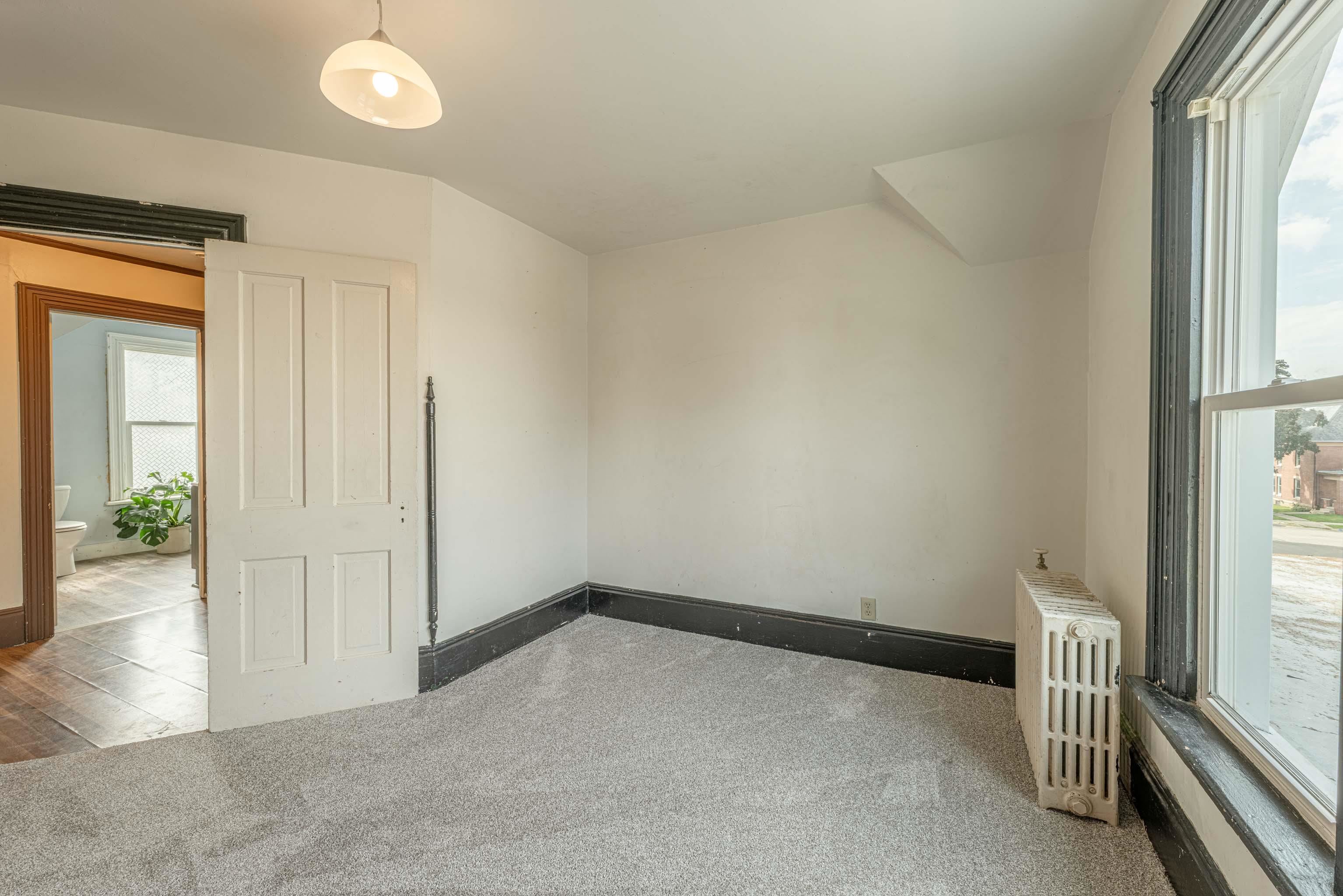 908 19th Monroe, WI 53566 - Photo 6 of 28