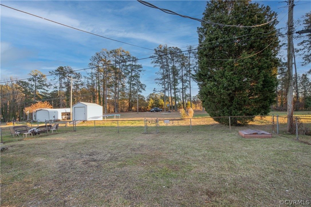818 Hampton Road Petersburg, VA 23805 - Photo 2 of 22 Gallery Image 2
