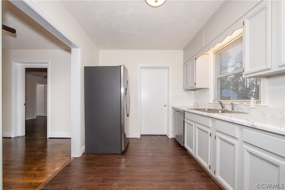 818 Hampton Road Petersburg, VA 23805 - Photo 4 of 22 New Refrigerator
