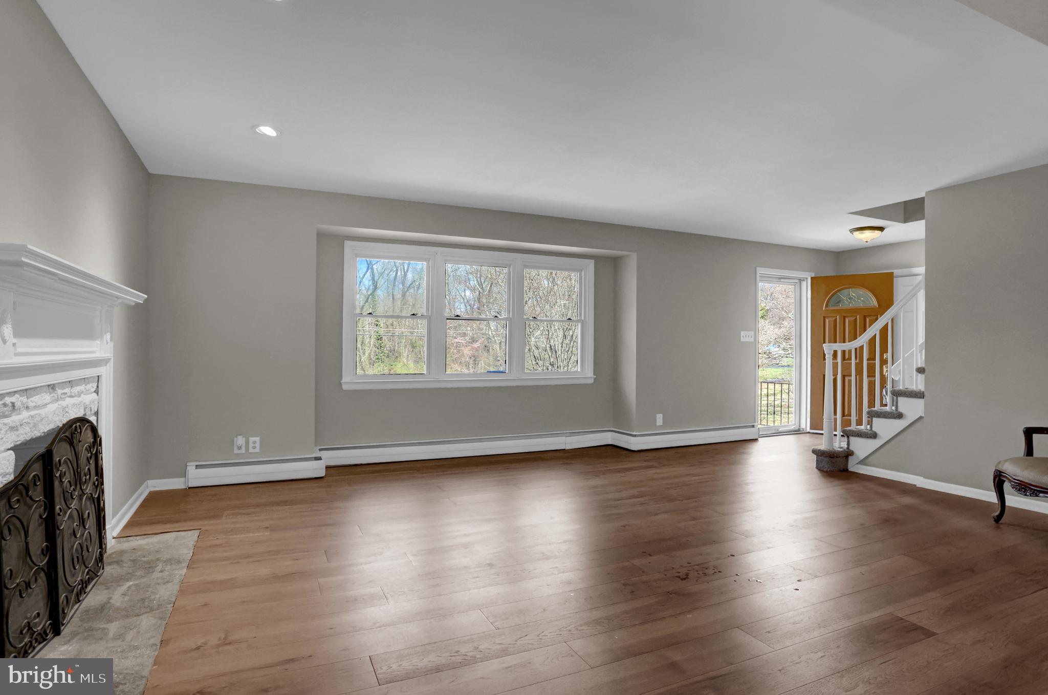 2609 Reckord Road Kingsville, MD 21087 - Photo 34 of 50 Living Room