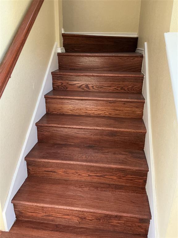 6027 Homestead Court Dallas, TX 75252 - Photo 10 of 23 hardwood floor staris