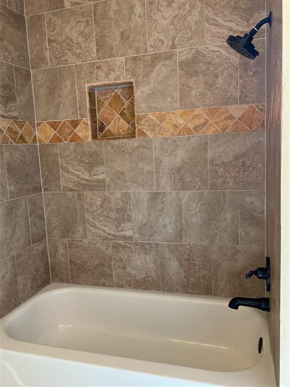 6027 Homestead Court Dallas, TX 75252 - Photo 13 of 23 2nd bath tub with new faucets