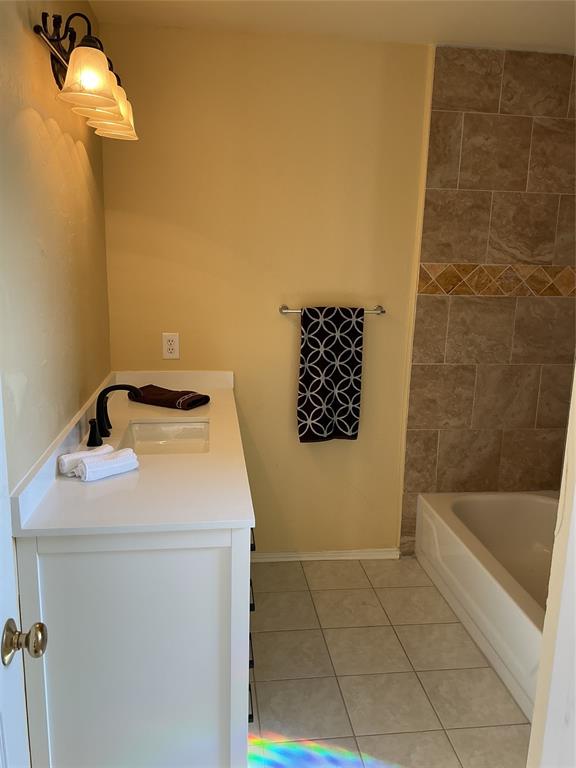 6027 Homestead Court Dallas, TX 75252 - Photo 8 of 23 2nd full bath upstairs