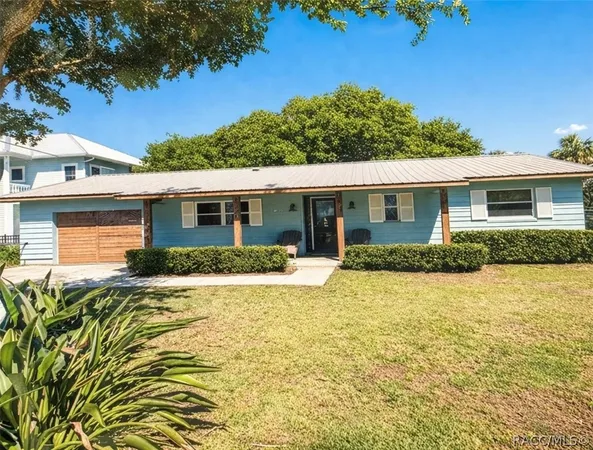 $449,000 | 7 Palm Drive, Yankeetown, FL 34498