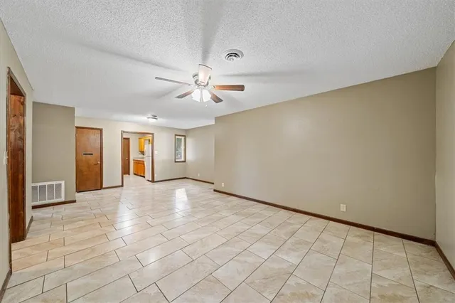 $149,000 | 2901 Wayne Avenue, Kansas City, MO 64109