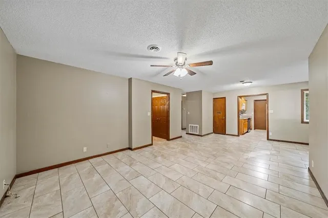 $149,000 | 2901 Wayne Avenue, Kansas City, MO 64109