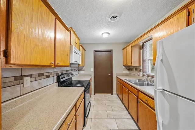 $149,000 | 2901 Wayne Avenue, Kansas City, MO 64109