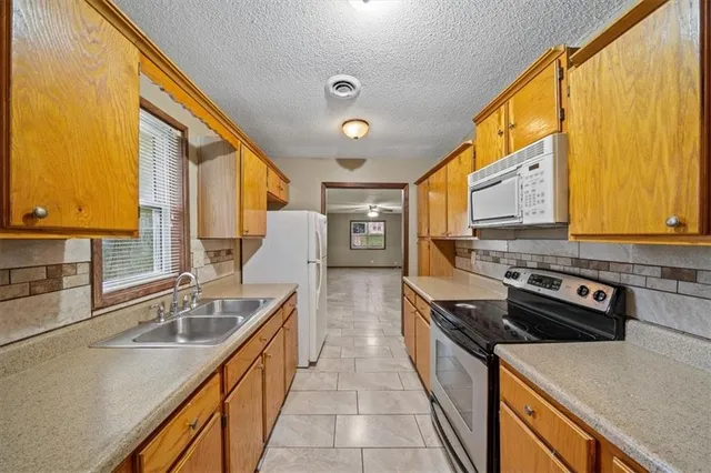 $149,000 | 2901 Wayne Avenue, Kansas City, MO 64109