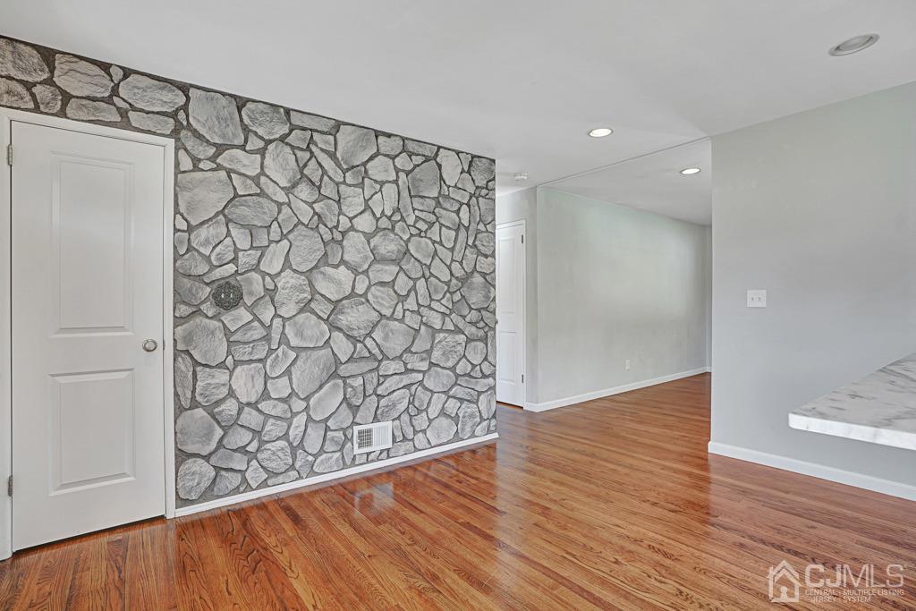 6 Glen Gary Road Middlesex, NJ 08846 - Photo 11 of 28 Dining Room
