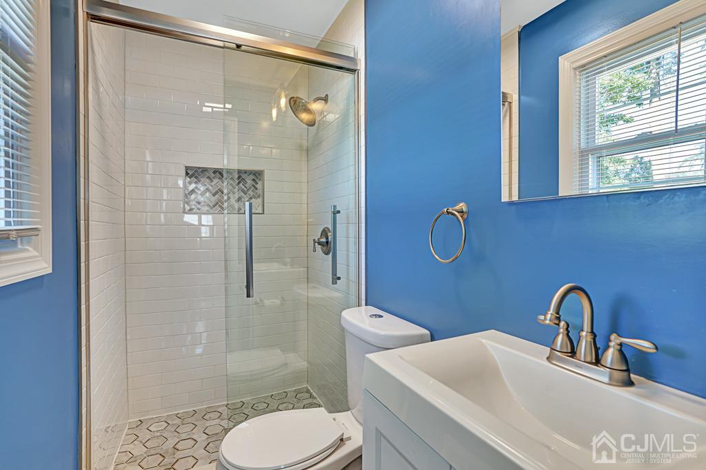 6 Glen Gary Road Middlesex, NJ 08846 - Photo 19 of 28 Master Bathroom