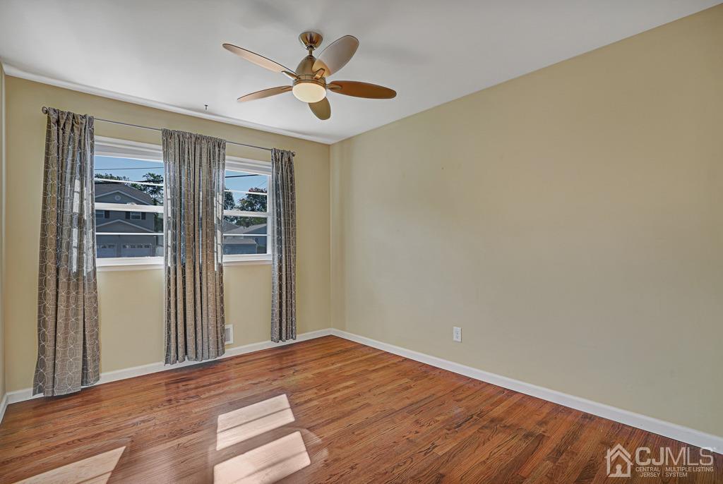 6 Glen Gary Road Middlesex, NJ 08846 - Photo 21 of 28 3rd Bedroom