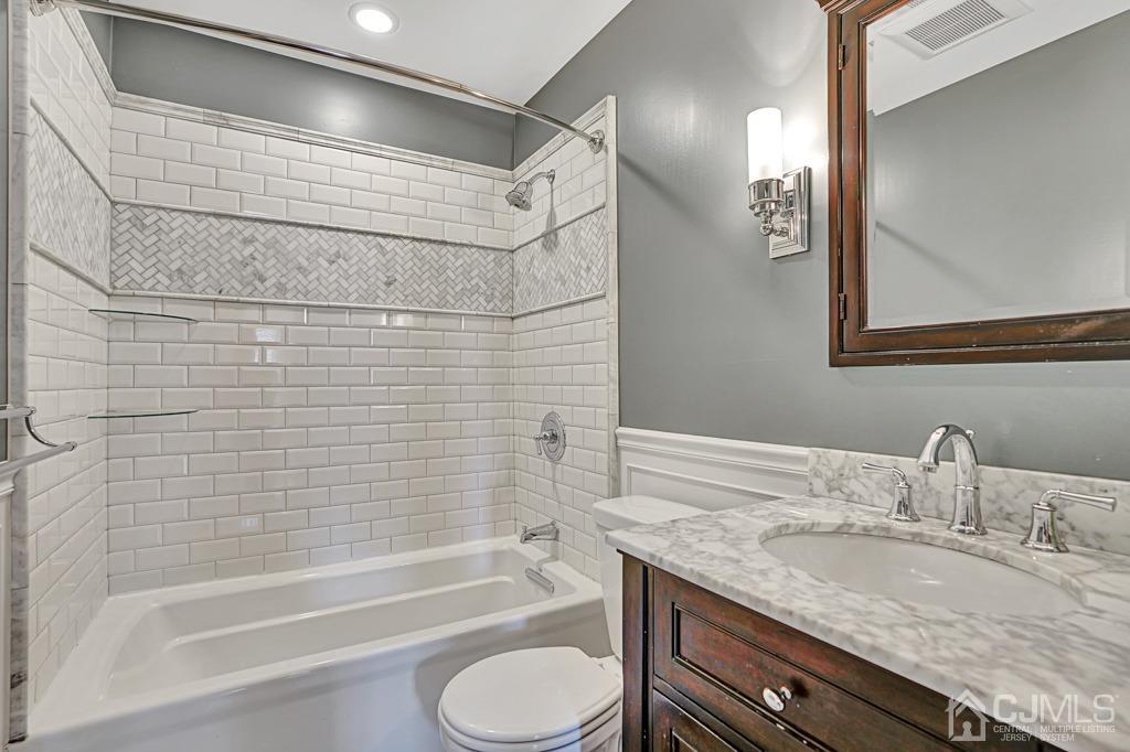 6 Glen Gary Road Middlesex, NJ 08846 - Photo 22 of 28 Bathroom