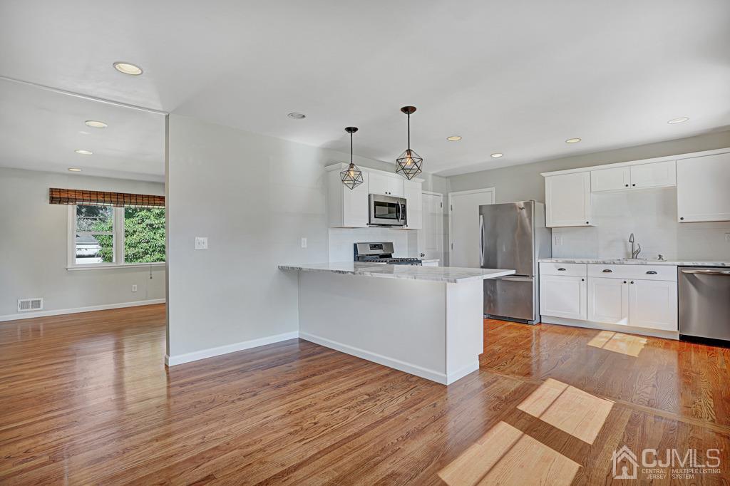 6 Glen Gary Road Middlesex, NJ 08846 - Photo 8 of 28 Eat in Kitchen