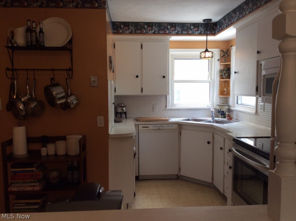 1062 Avondale Road Cleveland, OH 44121 - Photo 8 of 25