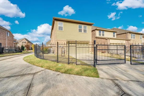 $3,600 | 3019 Ivy Hill Lane, Irving, TX 75063
