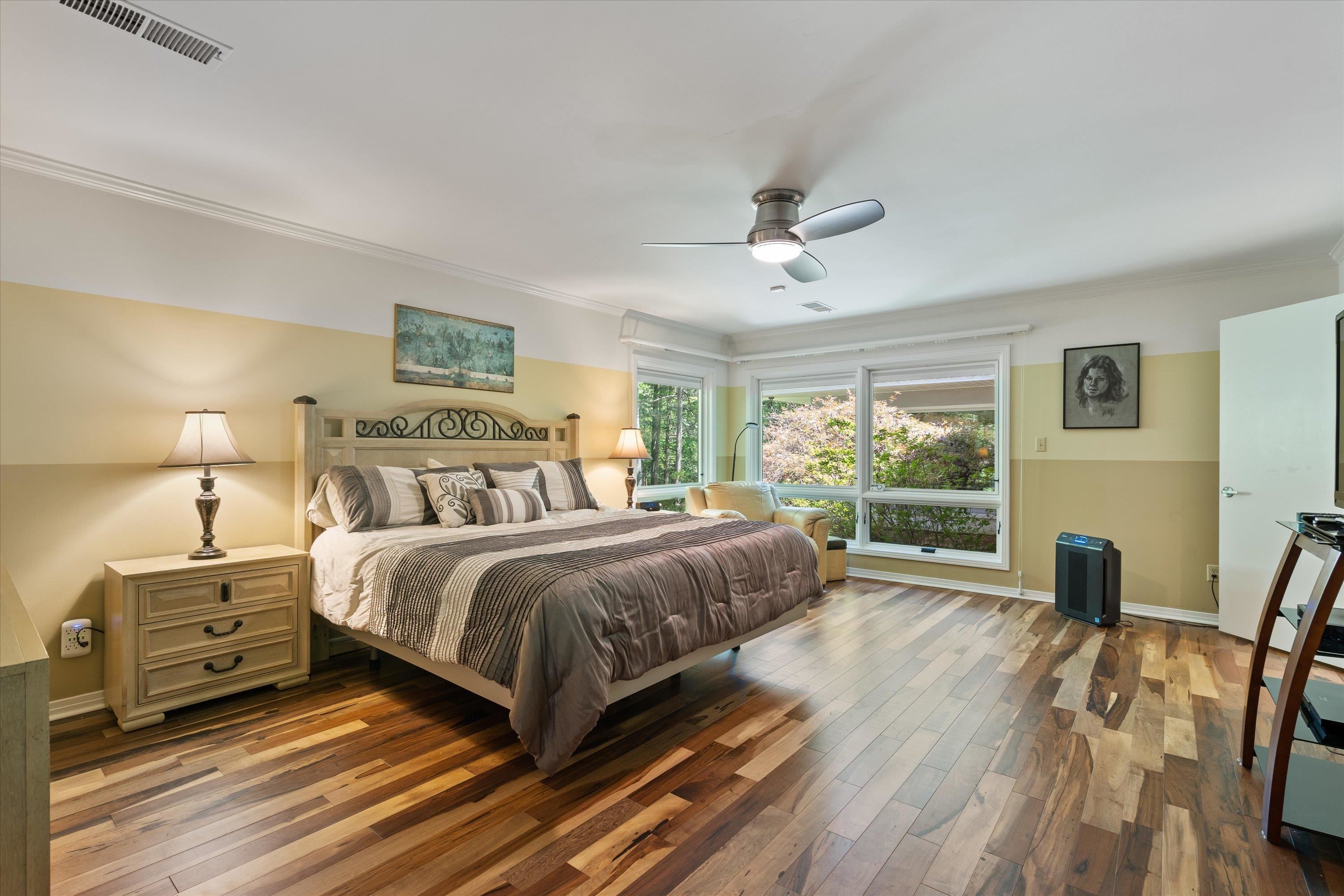 964 Rocky Point Road Memphis, TN 38018 - Photo 15 of 25 a bedroom with a bed and a large window