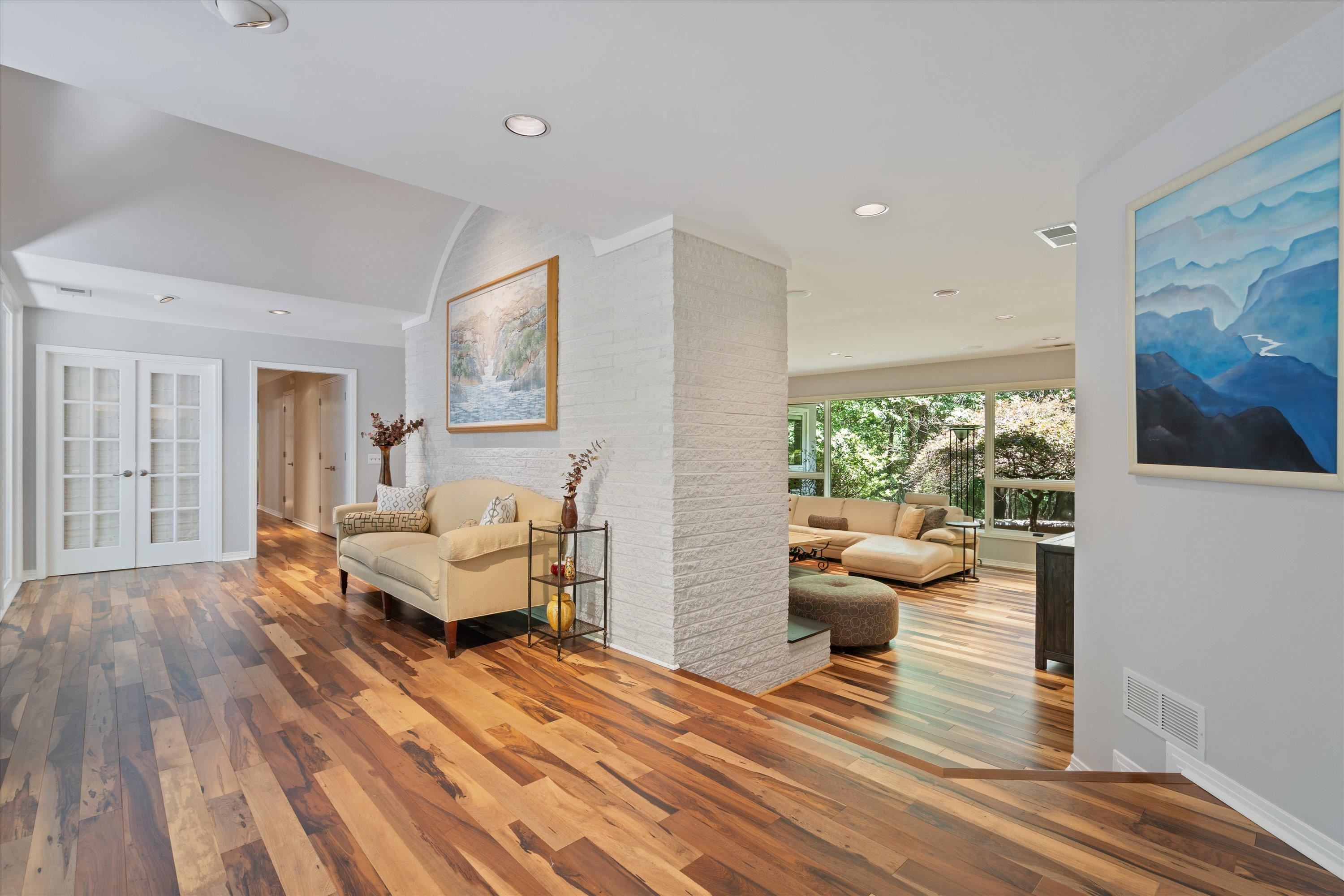 964 Rocky Point Road Memphis, TN 38018 - Photo 5 of 25 a bedroom with furniture and a large window