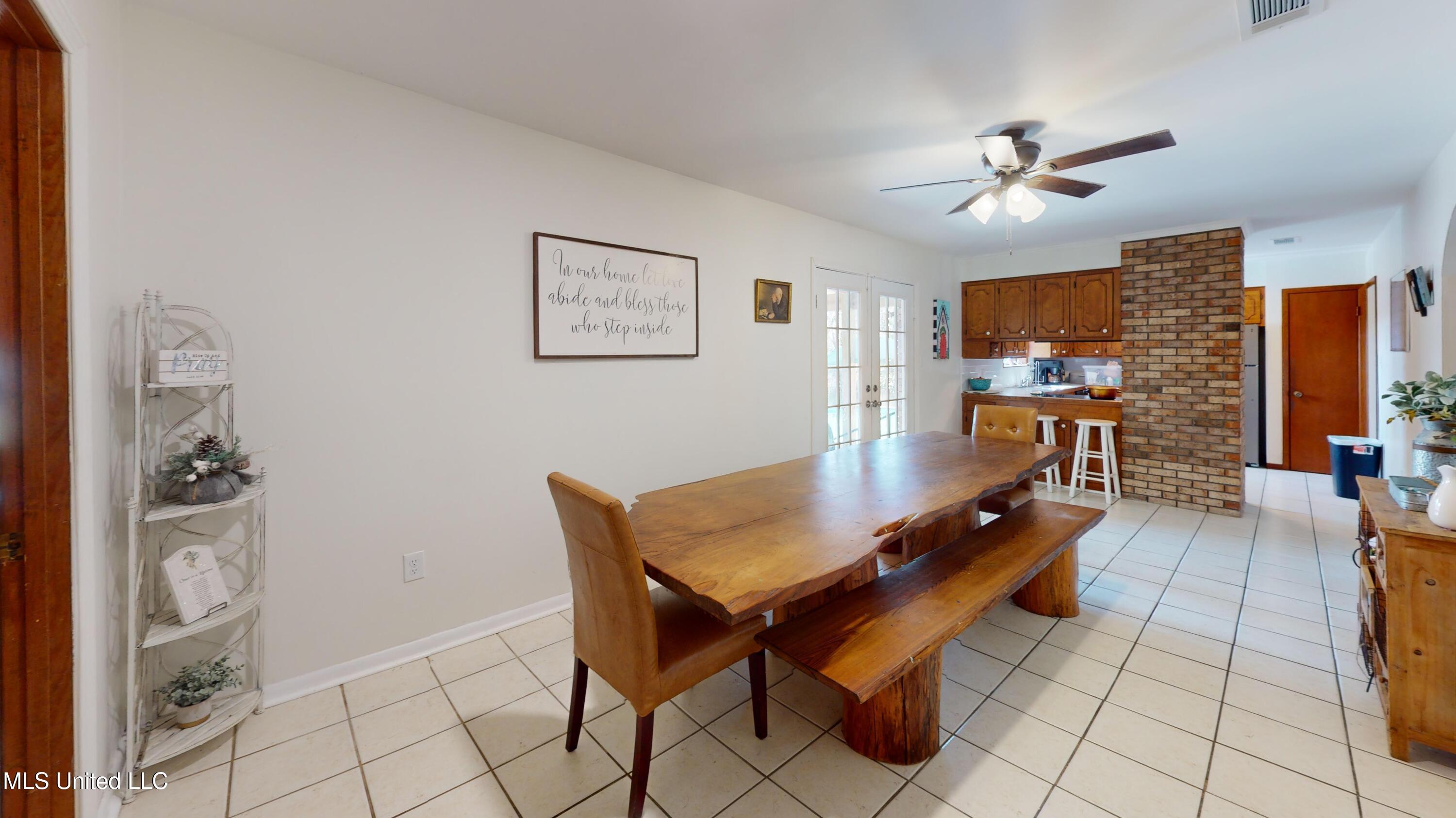 1002 Pecan Lane Tylertown, MS 39667 - Photo 11 of 59 1002-Pecan-Ln-Tylertown-MS-39667-Dining-