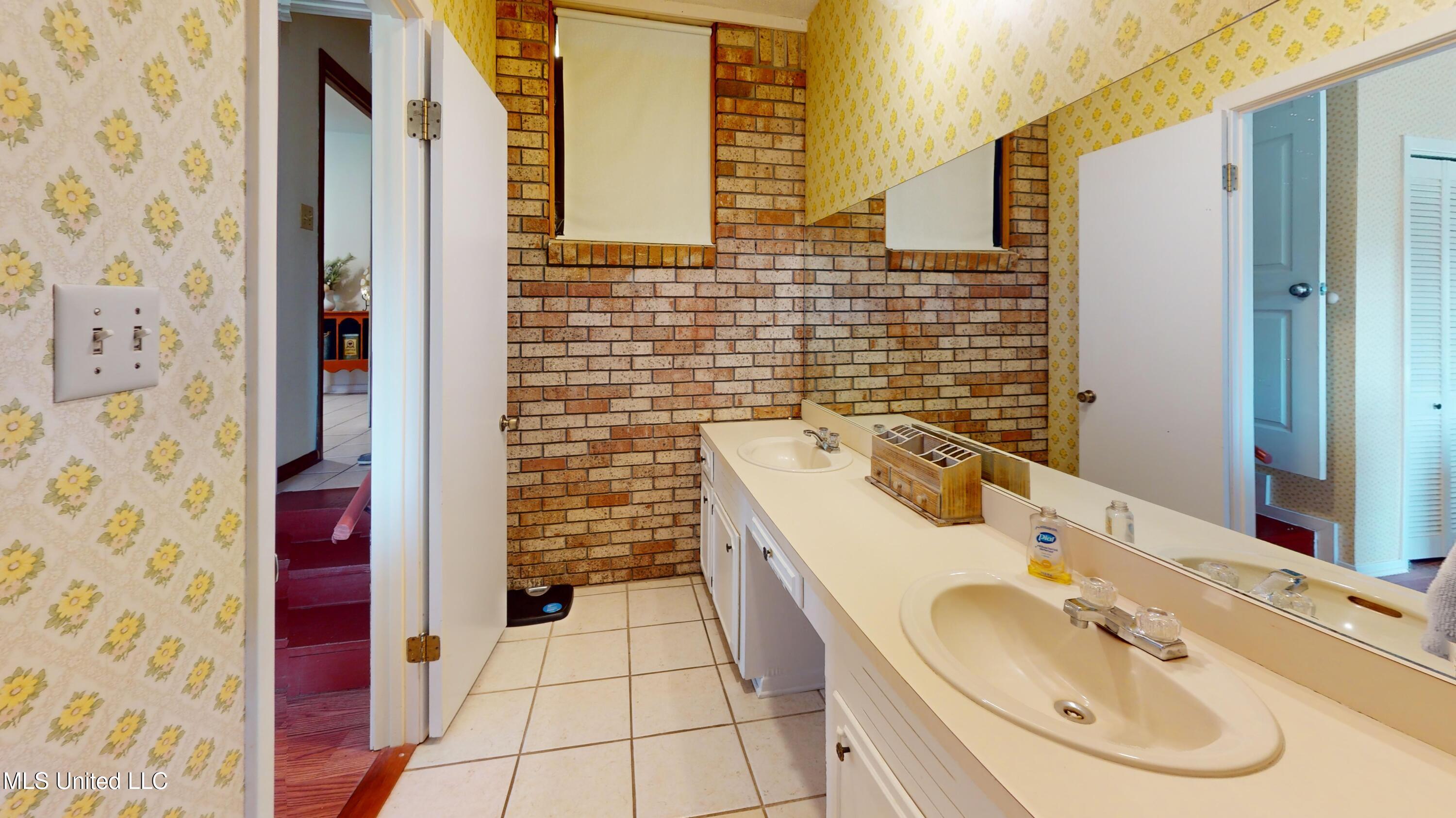 1002 Pecan Lane Tylertown, MS 39667 - Photo 27 of 59 1002-Pecan-Ln-Tylertown-MS-39667-Bathroo