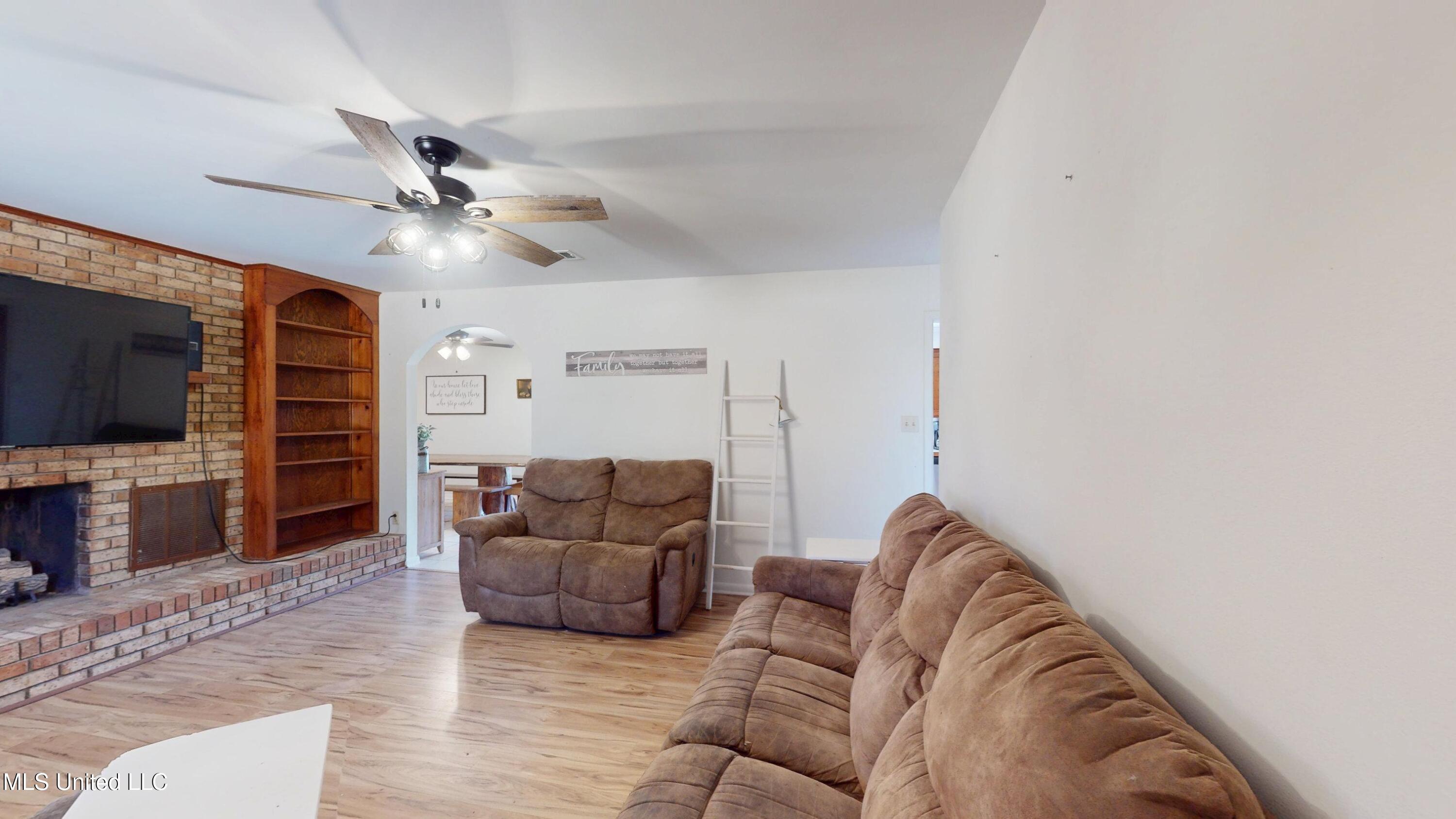 1002 Pecan Lane Tylertown, MS 39667 - Photo 3 of 59 1002-Pecan-Ln-Tylertown-MS-39667-0204202