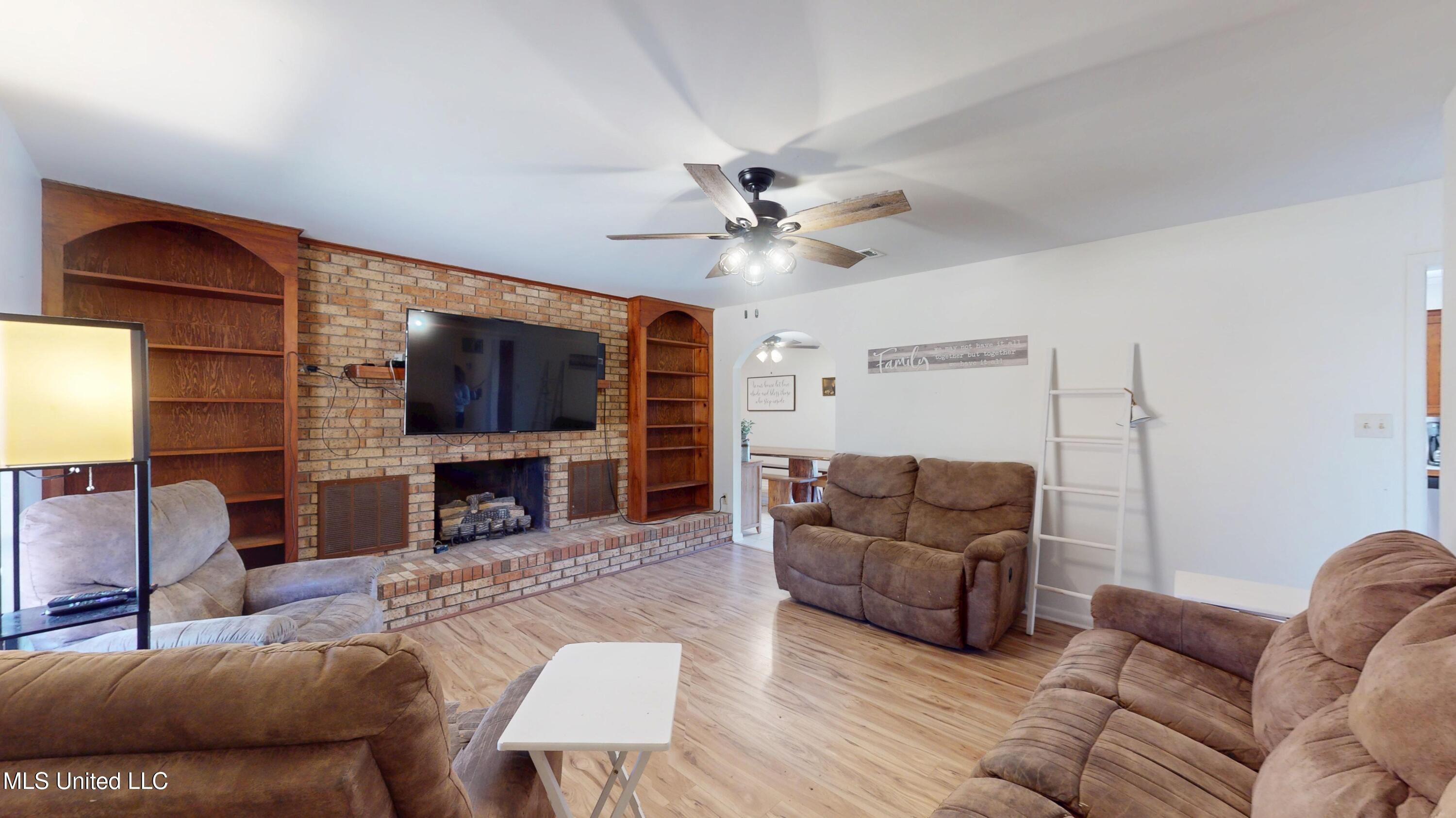 1002 Pecan Lane Tylertown, MS 39667 - Photo 4 of 59 1002-Pecan-Ln-Tylertown-MS-39667-0204202