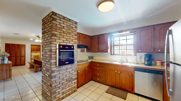 $220,000 | 1002 Pecan Lane, Tylertown, MS 39667