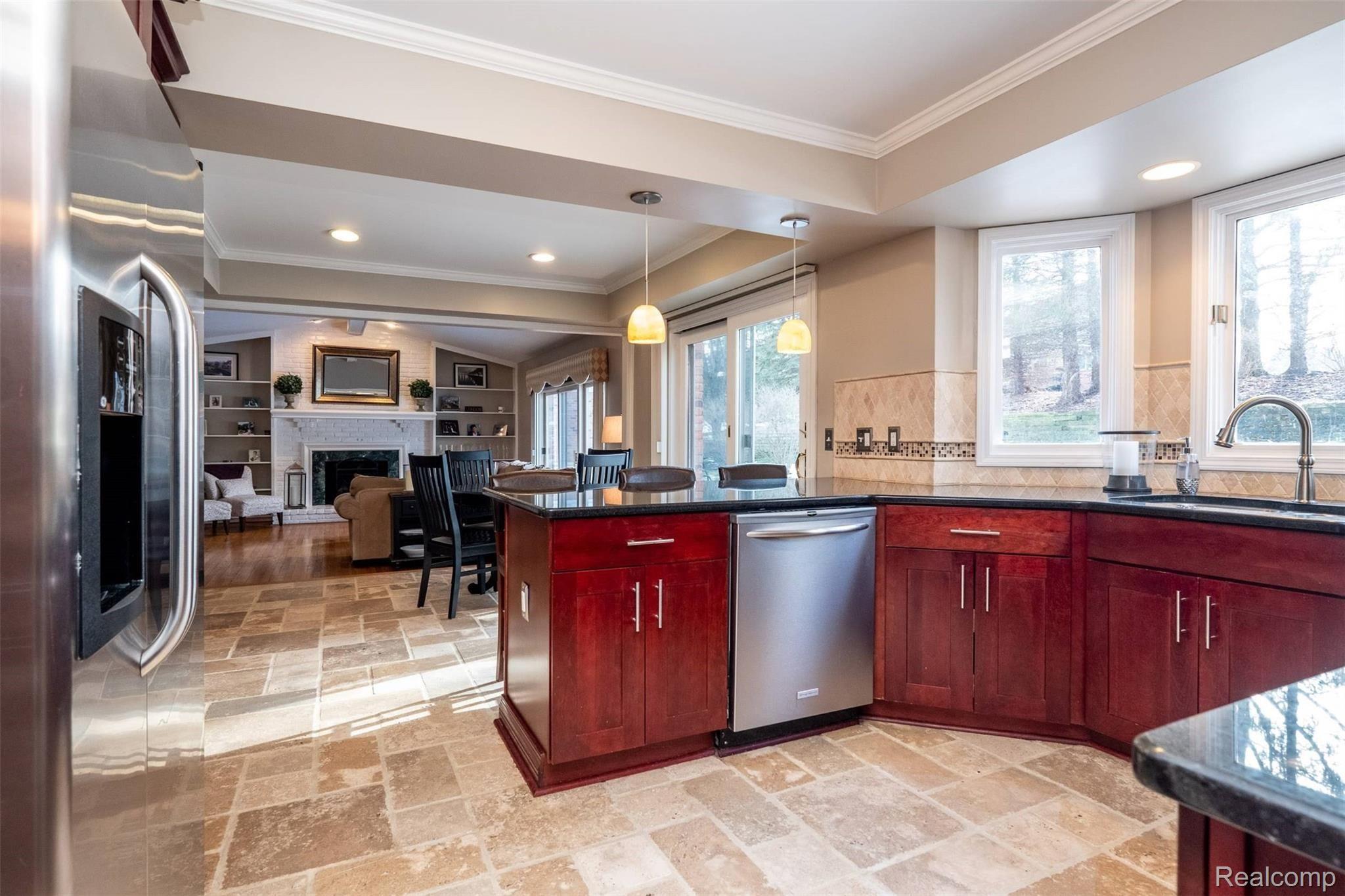 575 Maryknoll Drive Rochester, MI 48309 - Photo 10 of 35 575 Maryknoll-11.jpg