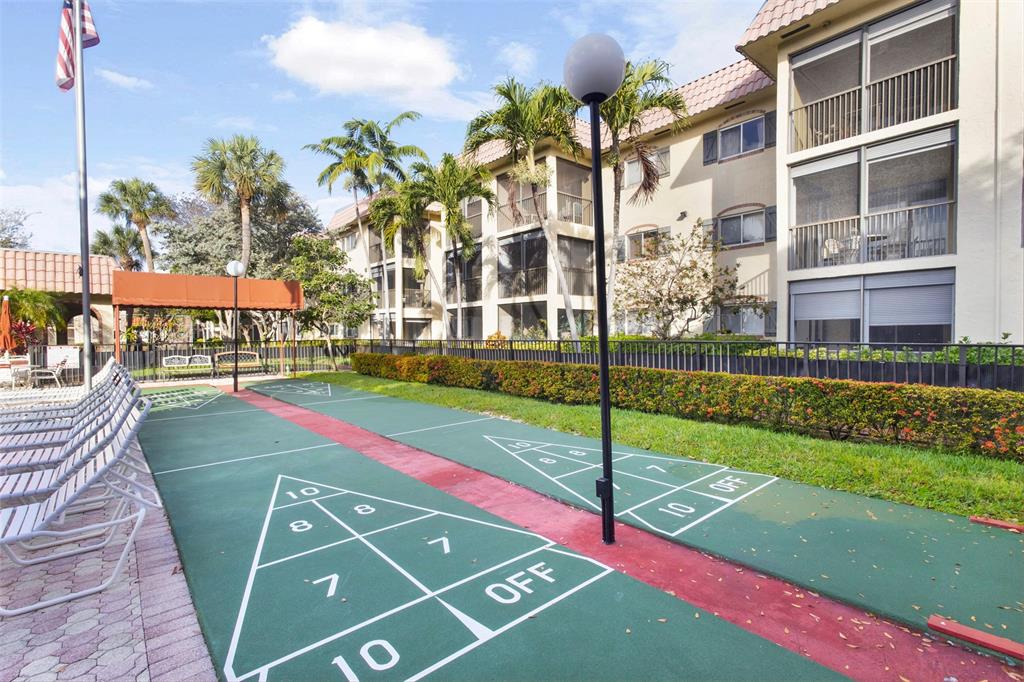 251 South Cypress Road, Unit 127 Pompano Beach, FL 33060 - Photo 21 of 29 a view of a basketball court