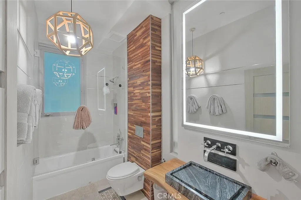 99 Surfside Avenue Surfside, CA 90743 - Photo 29 of 75