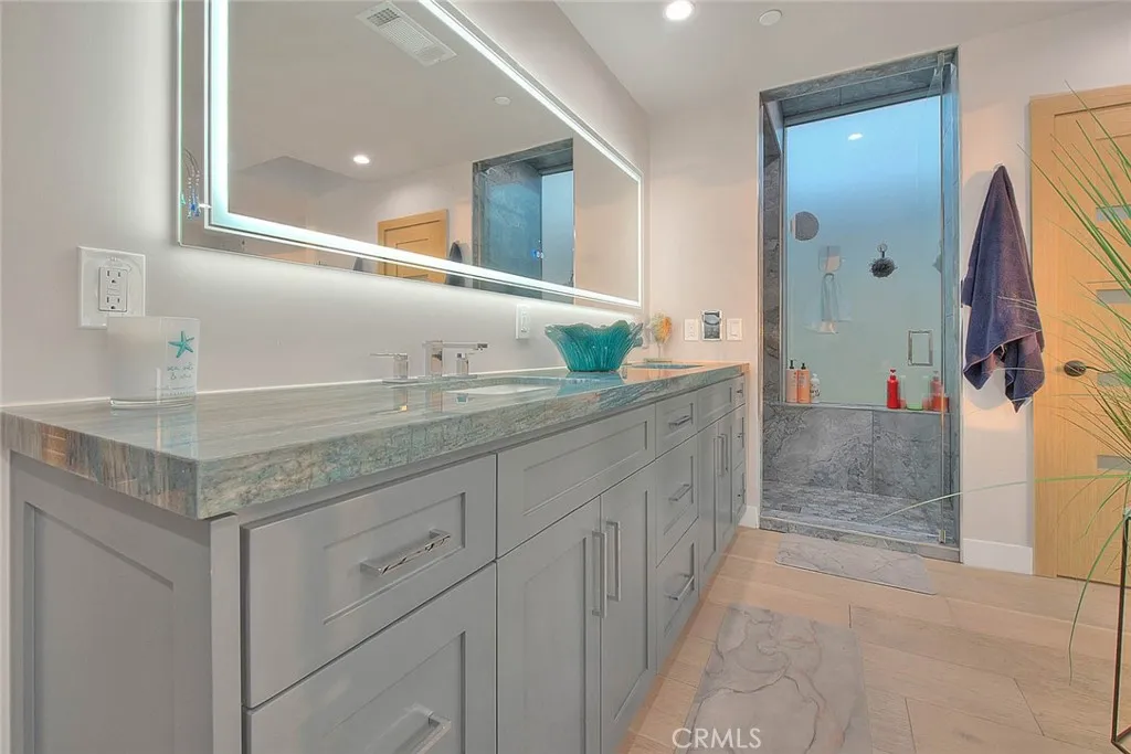 99 Surfside Avenue Surfside, CA 90743 - Photo 39 of 75