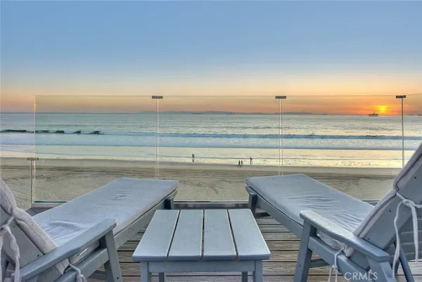 $7,100,000 | 99 Surfside Avenue, Surfside, CA 90743