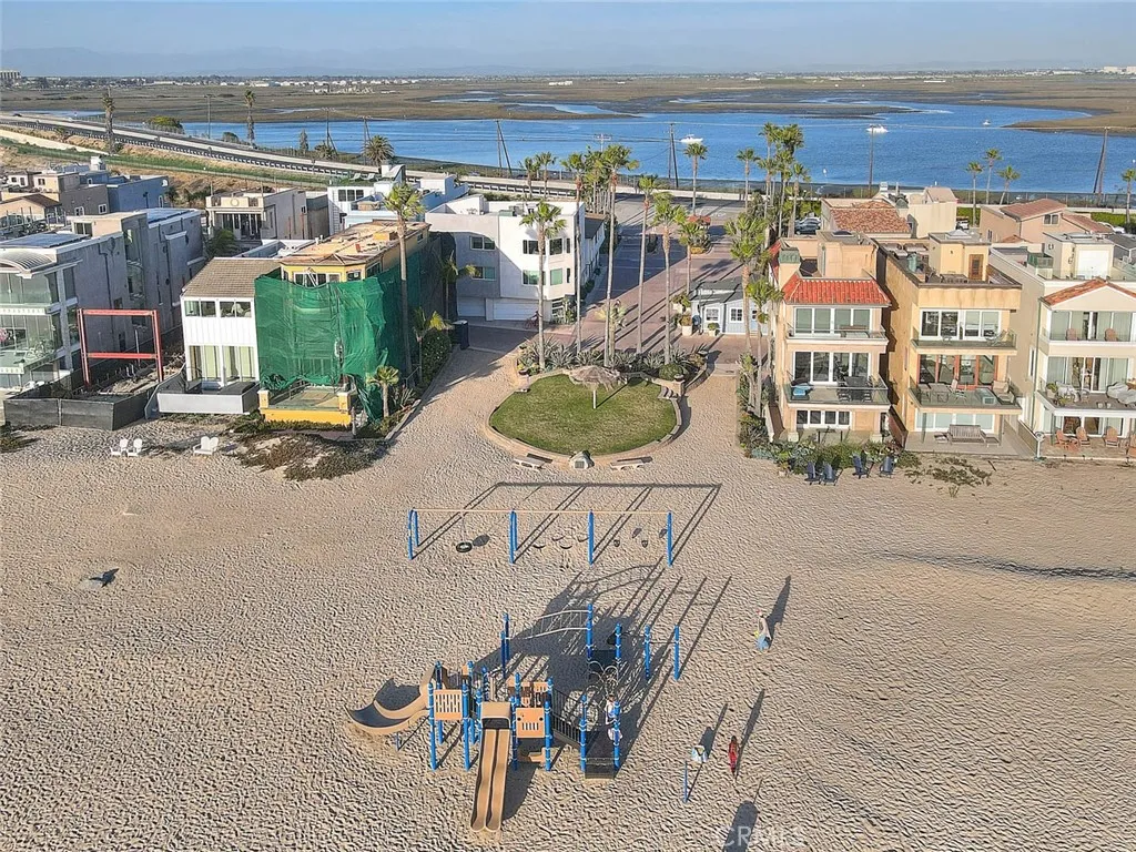 99 Surfside Avenue Surfside, CA 90743 - Photo 67 of 75