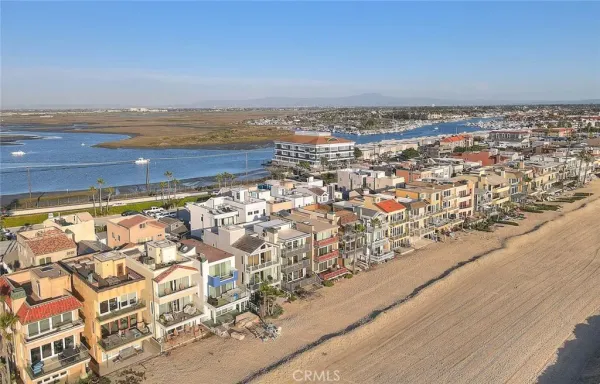 $7,100,000 | 99 Surfside Avenue, Surfside, CA 90743