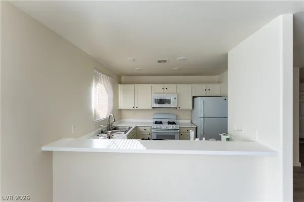 $1,500 | 5064 South Rainbow Boulevard, Unit 101, Las Vegas, NV 89118