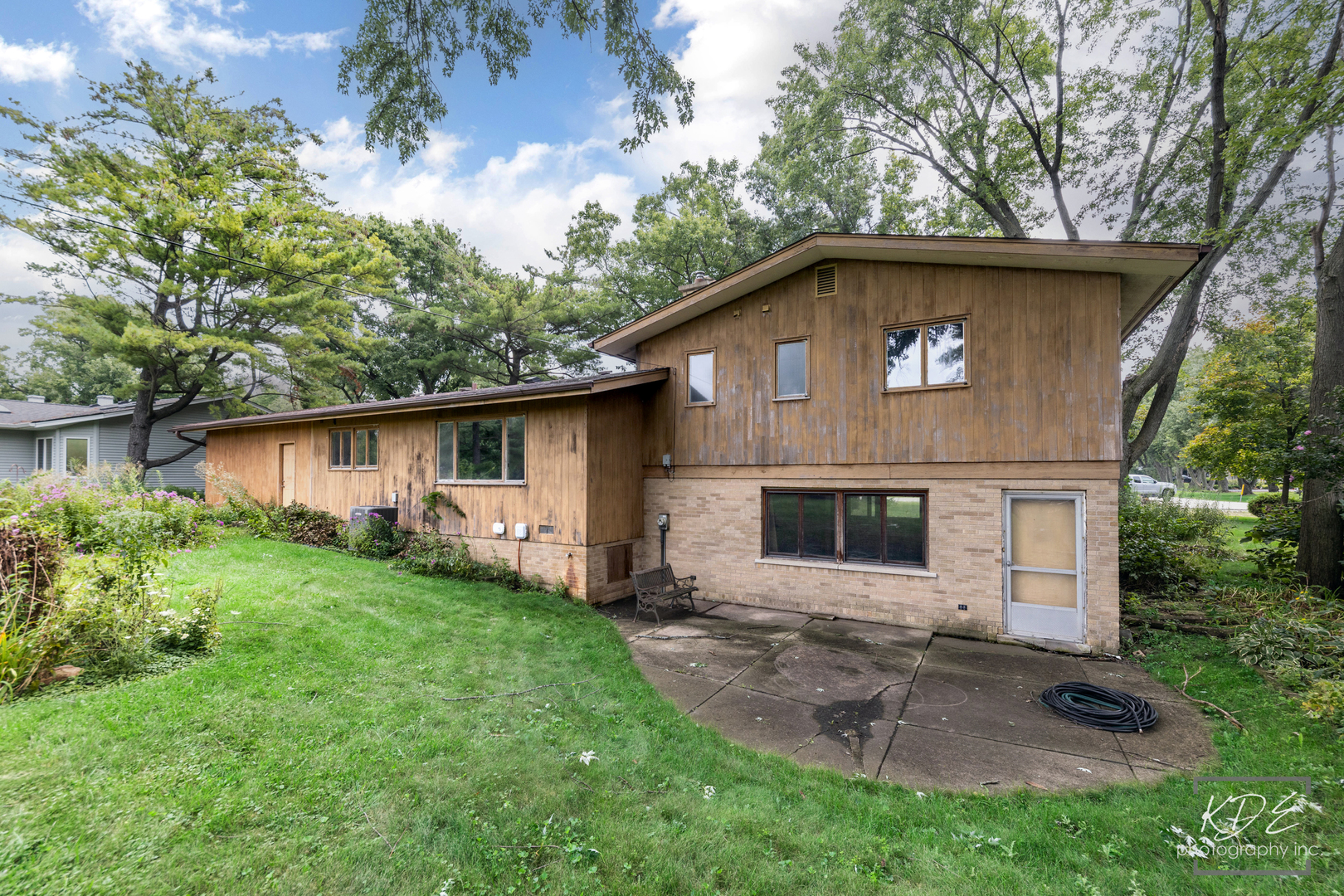 3S664 Delles Road Wheaton, IL 60189 - Photo 4 of 9 Gallery Image 4