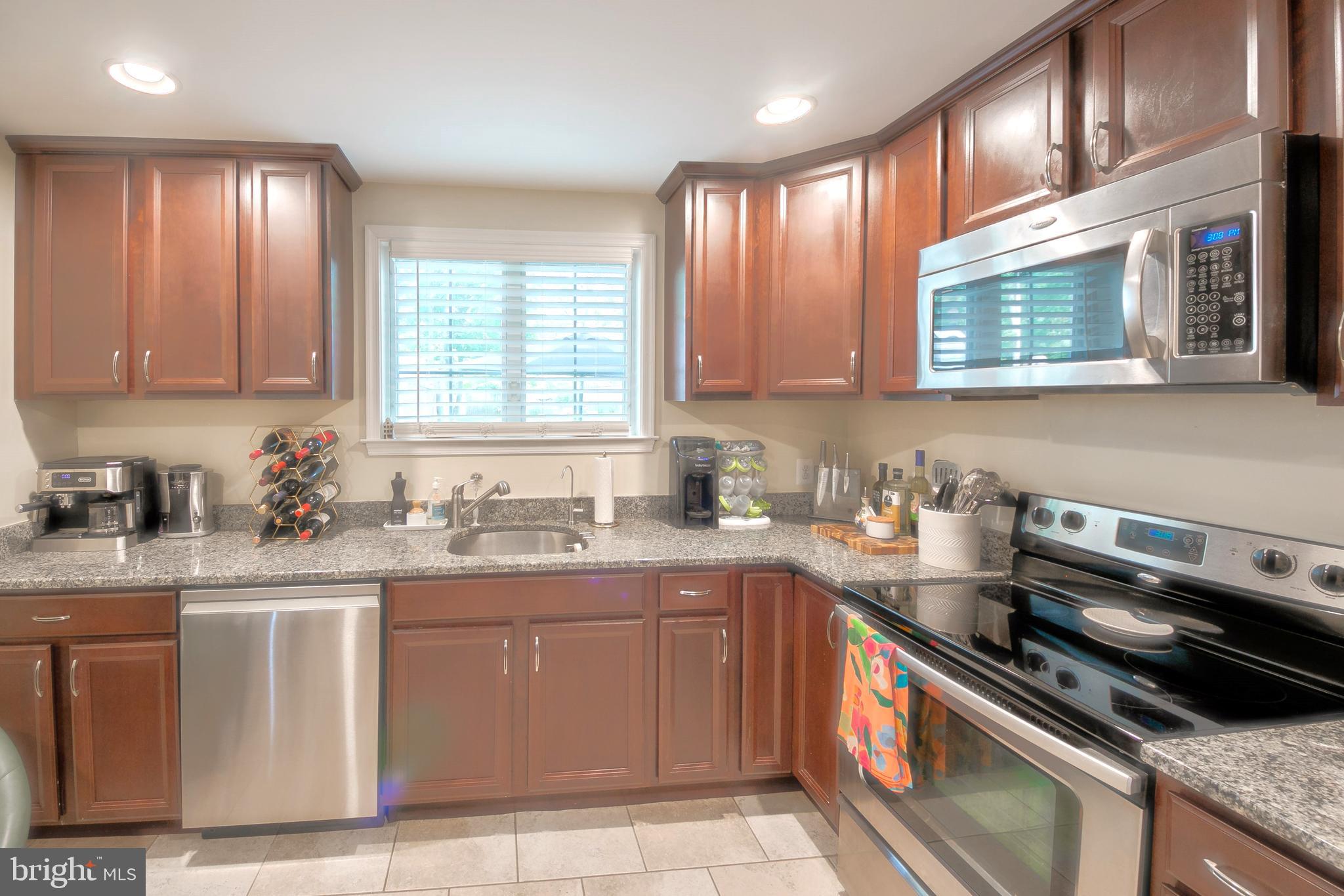 37 Boxwood Road Annapolis, MD 21403 - Photo 2 of 26 Gallery Image 2