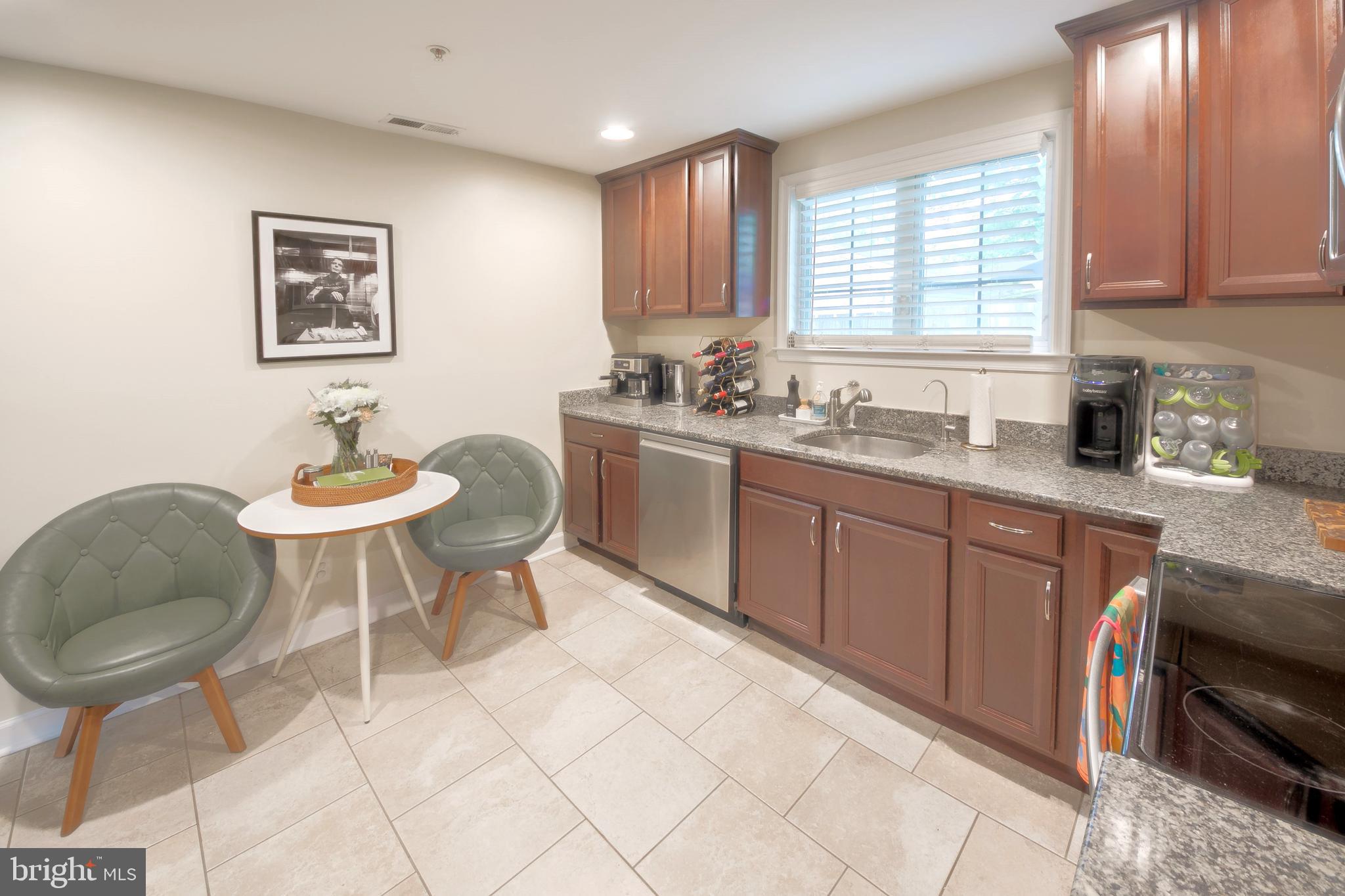 37 Boxwood Road Annapolis, MD 21403 - Photo 5 of 26 Gallery Image 5