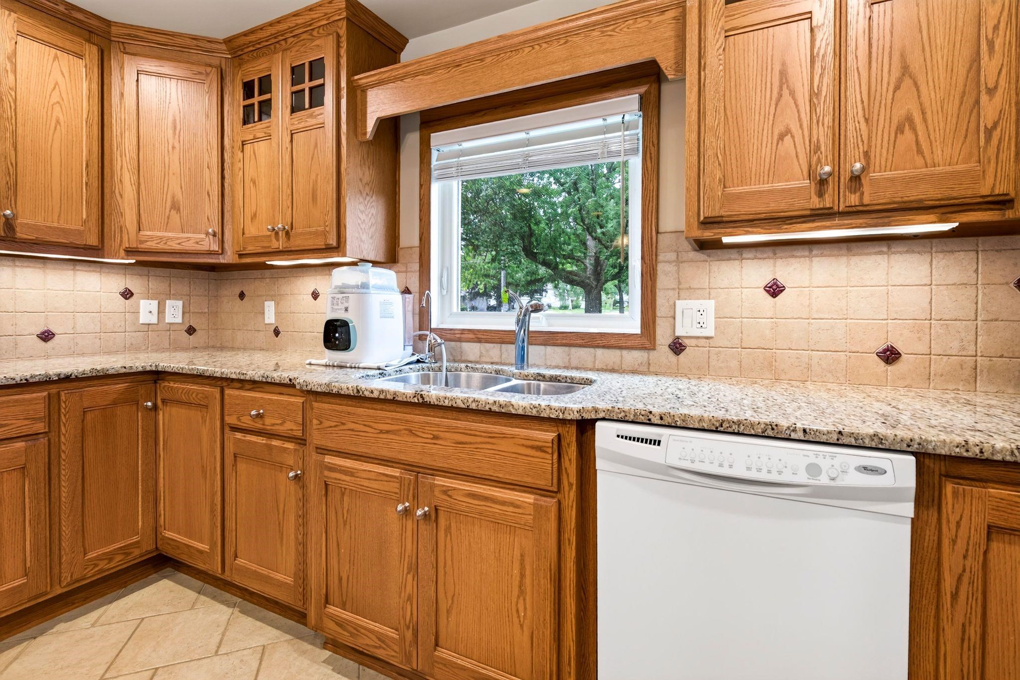 2001 North Douglas Street Appleton, WI 54914 - Photo 12 of 46