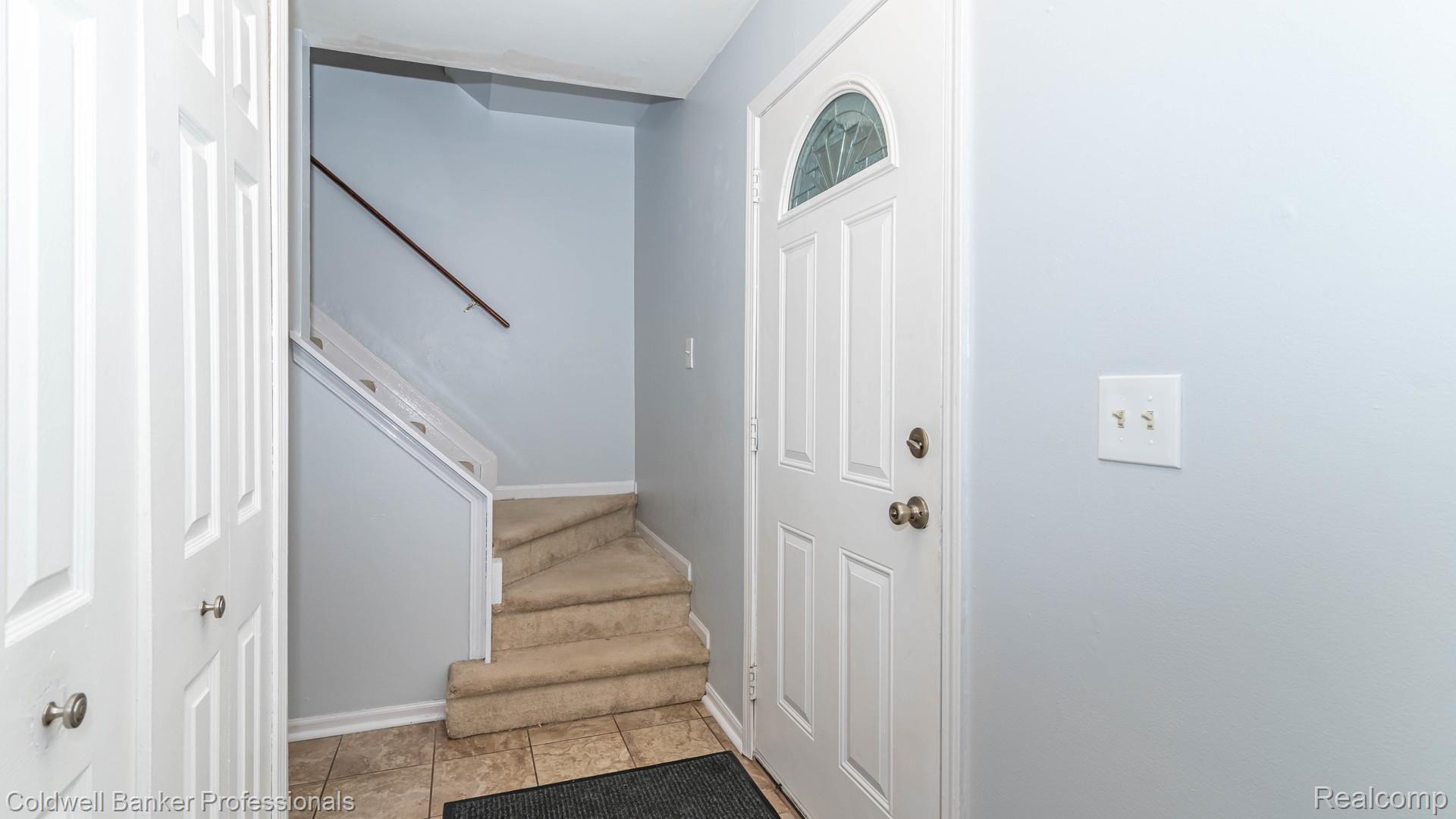 1470 Rand Road Canton, MI 48187 - Photo 7 of 34 MLS7_foyer.jpg
