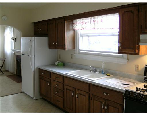 742 Golf Course Road Aliquippa, PA 15001 - Photo 3 of 18 Kitchen.