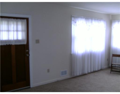 742 Golf Course Road Aliquippa, PA 15001 - Photo 6 of 18 Living Room.