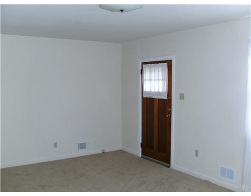 742 Golf Course Road Aliquippa, PA 15001 - Photo 7 of 18 Living Room.