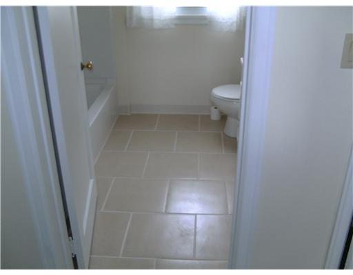 742 Golf Course Road Aliquippa, PA 15001 - Photo 9 of 18 Master Bath/Spa.