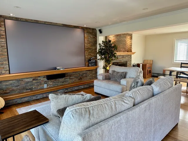 $2,500 | 72 Carson Avenue, Unit B, Wethersfield, CT 06109